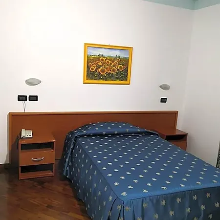 La Cantina Otel