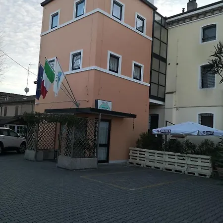 Hotel La Cantina 3*